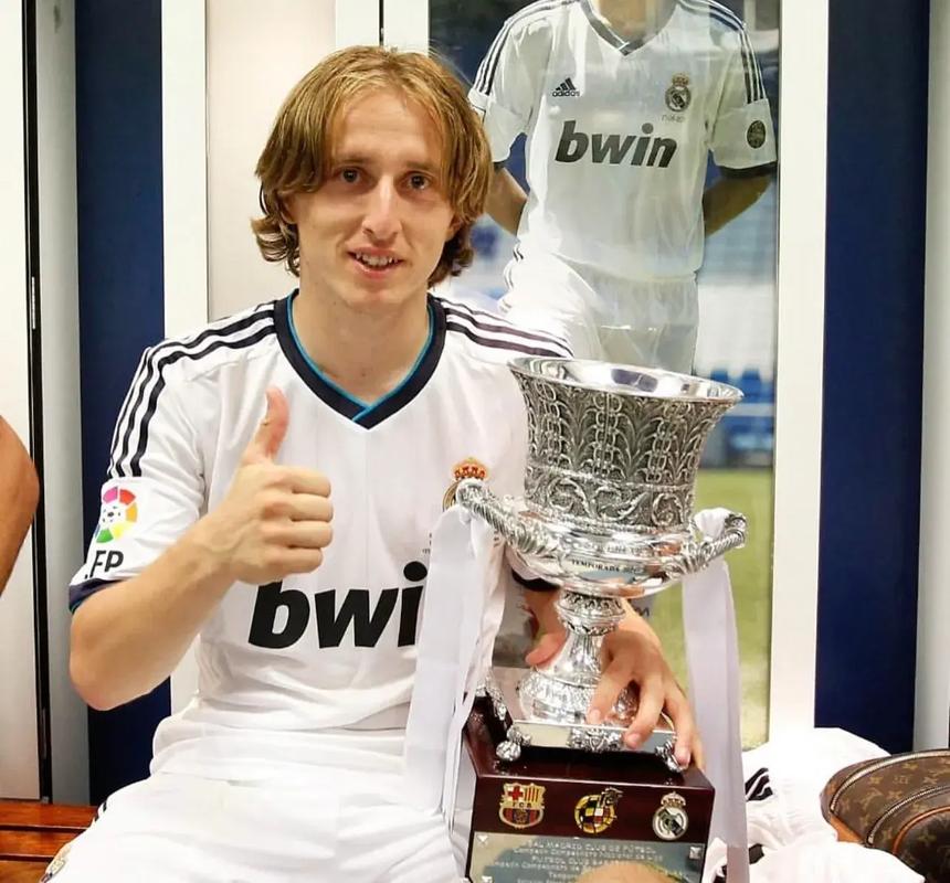 李九解说现场批评无畏的太乙，JDG锁定第三轮A组，有机会晋级季后赛！